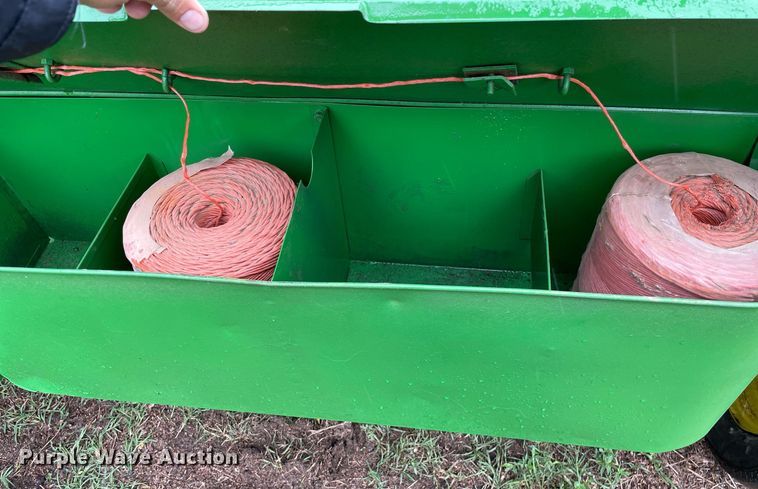 image for item LY9681 John Deere 14T  small square baler