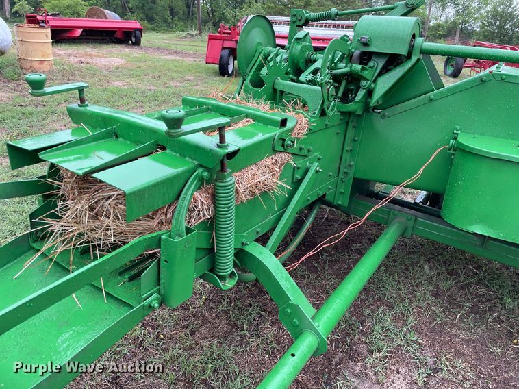 image for item LY9681 John Deere 14T  small square baler