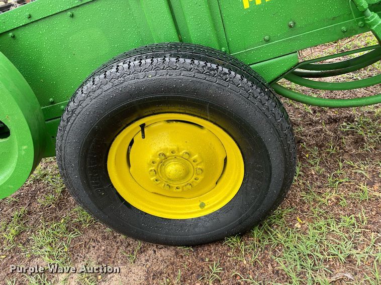 image for item LY9681 John Deere 14T  small square baler