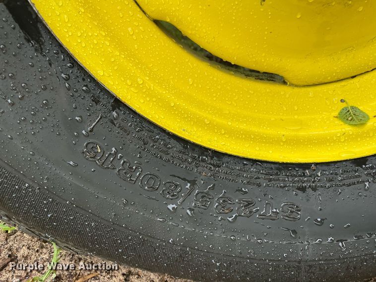 image for item LY9681 John Deere 14T  small square baler