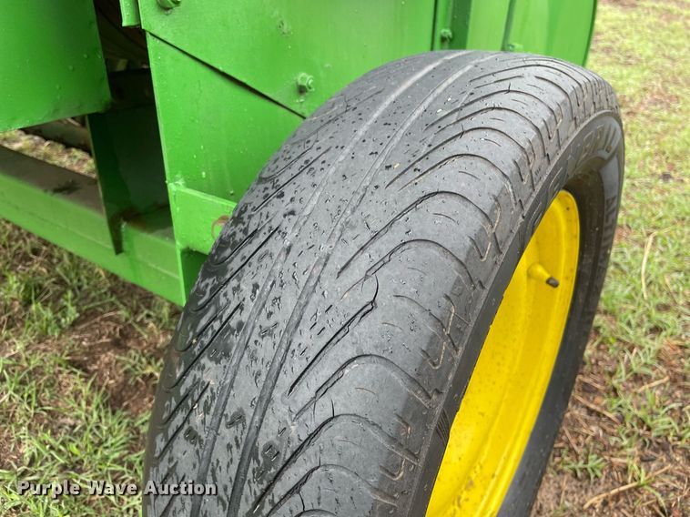 image for item LY9681 John Deere 14T  small square baler