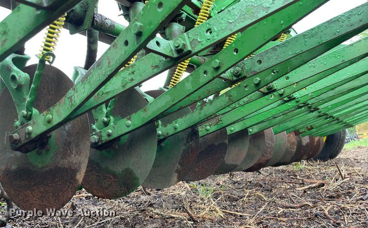 image for item LY9683 John Deere  grain drill