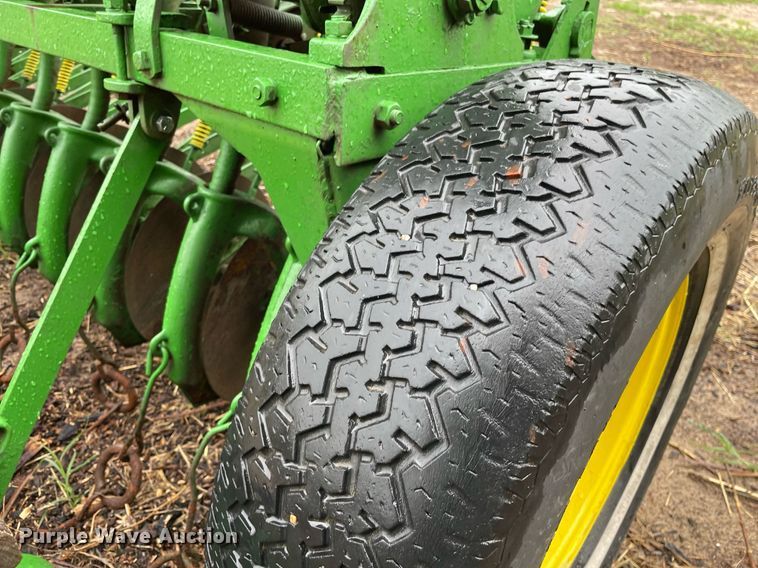 image for item LY9683 John Deere  grain drill