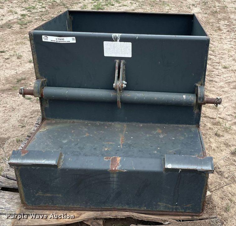 image for item LY9692 Weight box