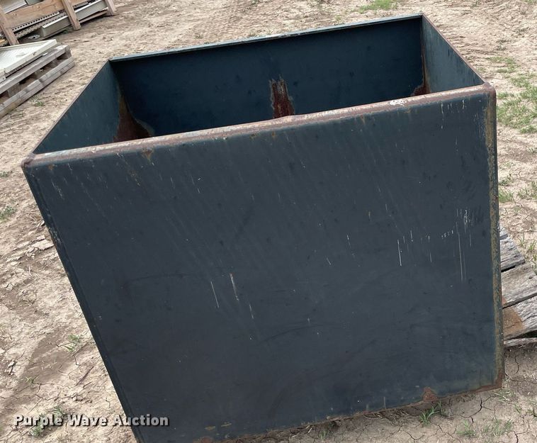 image for item LY9692 Weight box