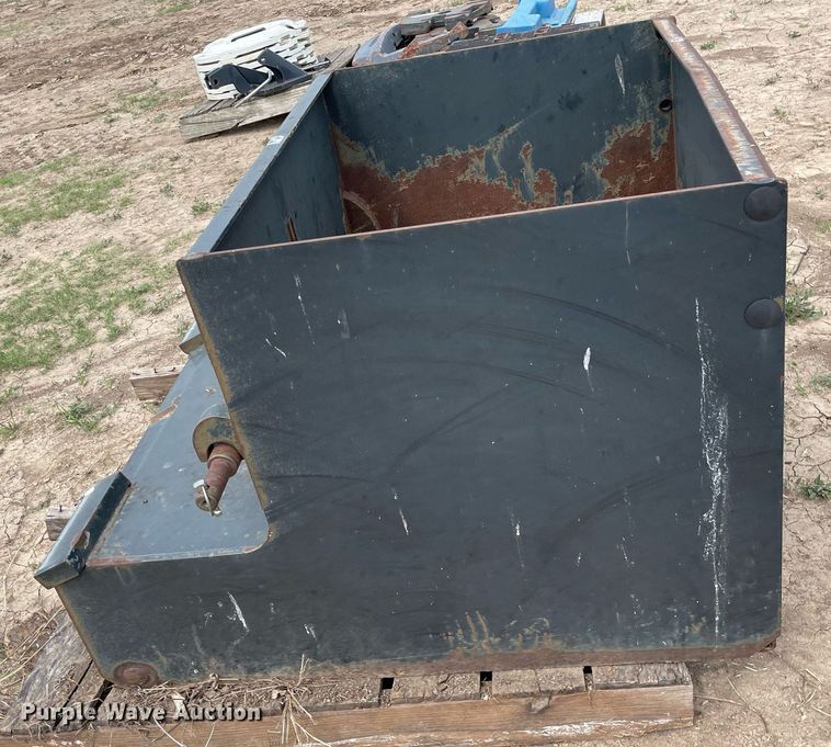 image for item LY9692 Weight box