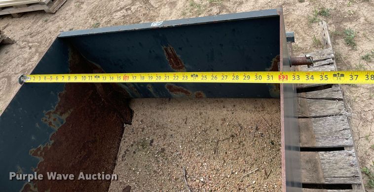 image for item LY9692 Weight box