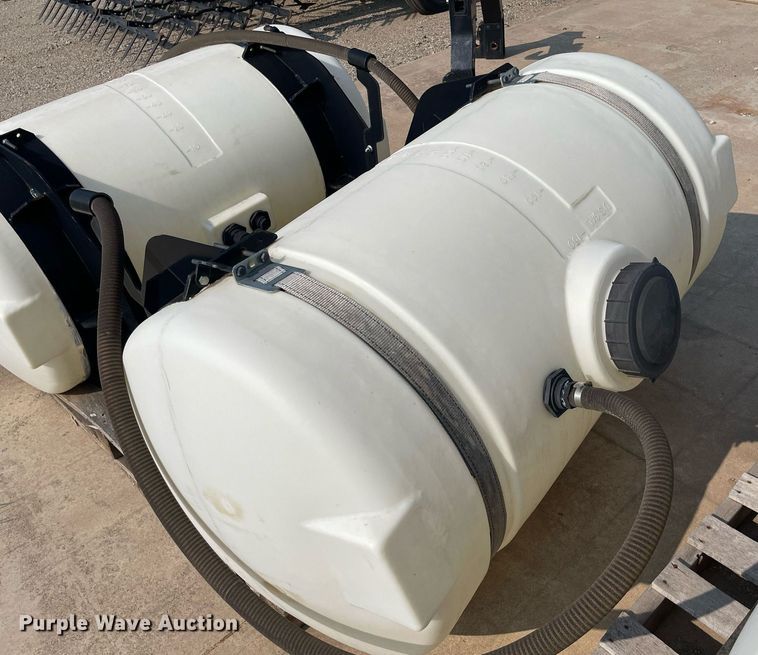 image for item LY9698 (4) poly tanks