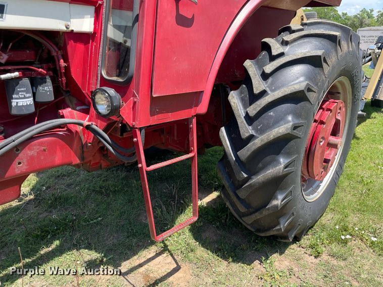 image for item LY9782 1974 International Farmall 966  tractor