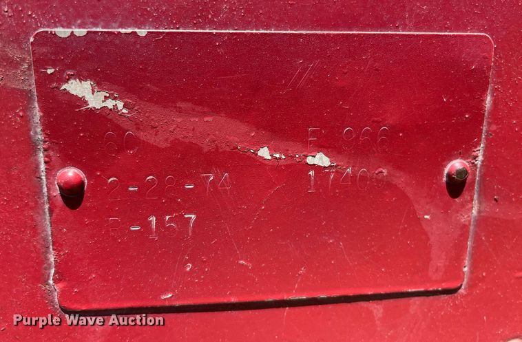 image for item LY9782 1974 International Farmall 966  tractor