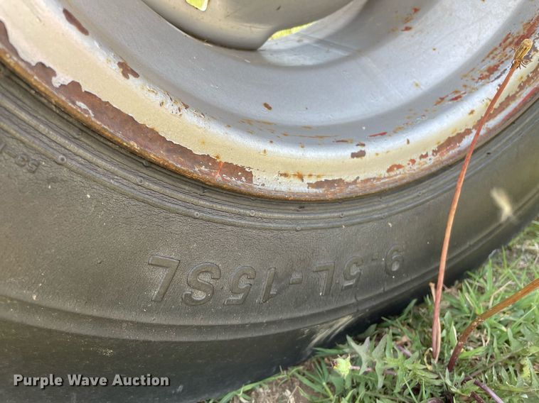 image for item LY9782 1974 International Farmall 966  tractor