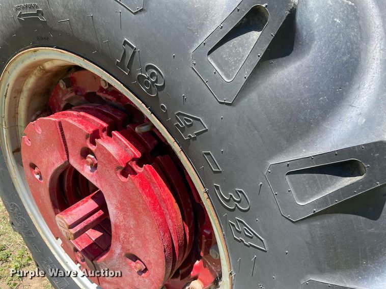 image for item LY9782 1974 International Farmall 966  tractor