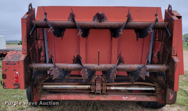 image for item ML9368 H&S MS600  manure spreader