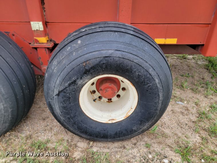 image for item ML9368 H&S MS600  manure spreader