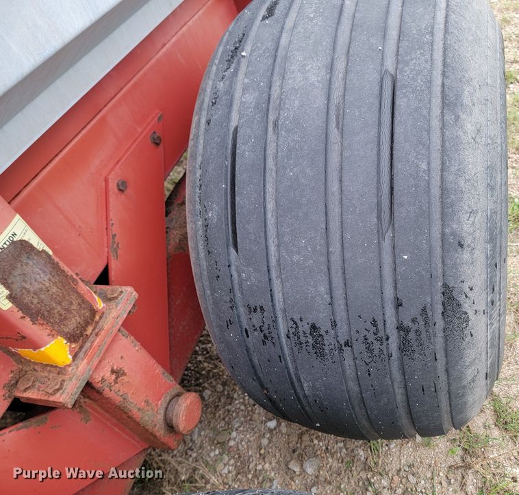 image for item ML9368 H&S MS600  manure spreader