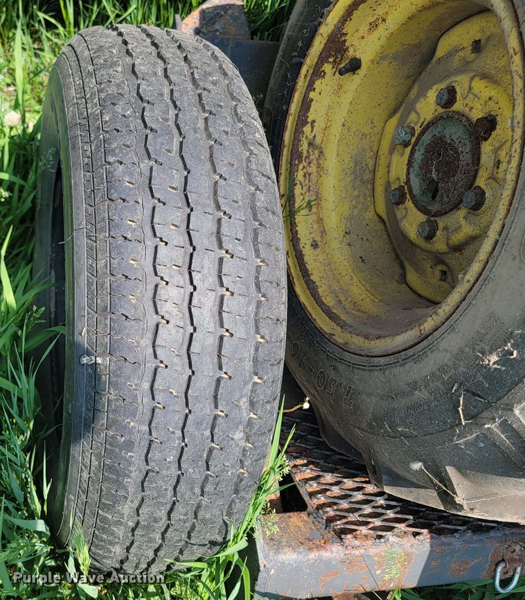 image for item ML9411 John Deere 800  swather / windrower