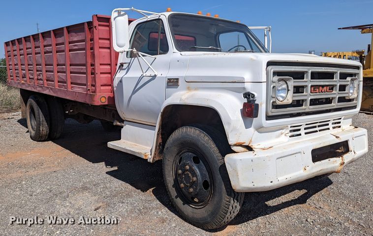 image for item MN9996 1973 GMC 6000  grain truck