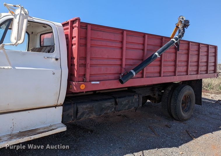 image for item MN9996 1973 GMC 6000  grain truck