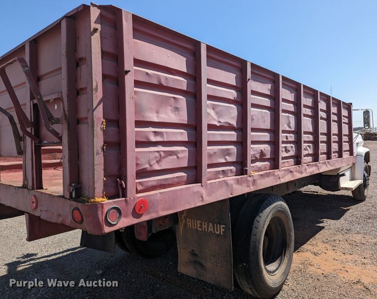 image for item MN9996 1973 GMC 6000  grain truck