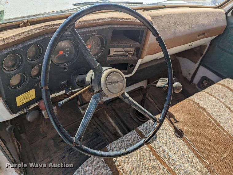 image for item MN9996 1973 GMC 6000  grain truck