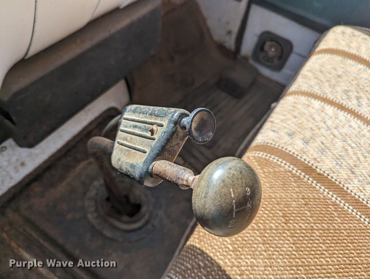 image for item MN9996 1973 GMC 6000  grain truck