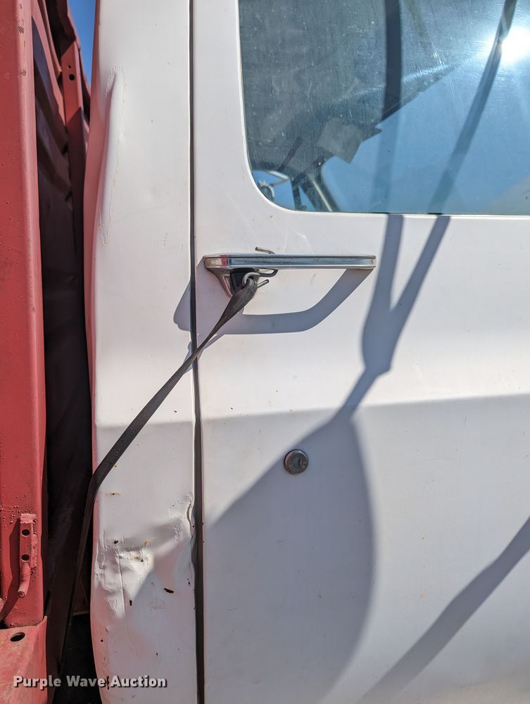 image for item MN9996 1973 GMC 6000  grain truck