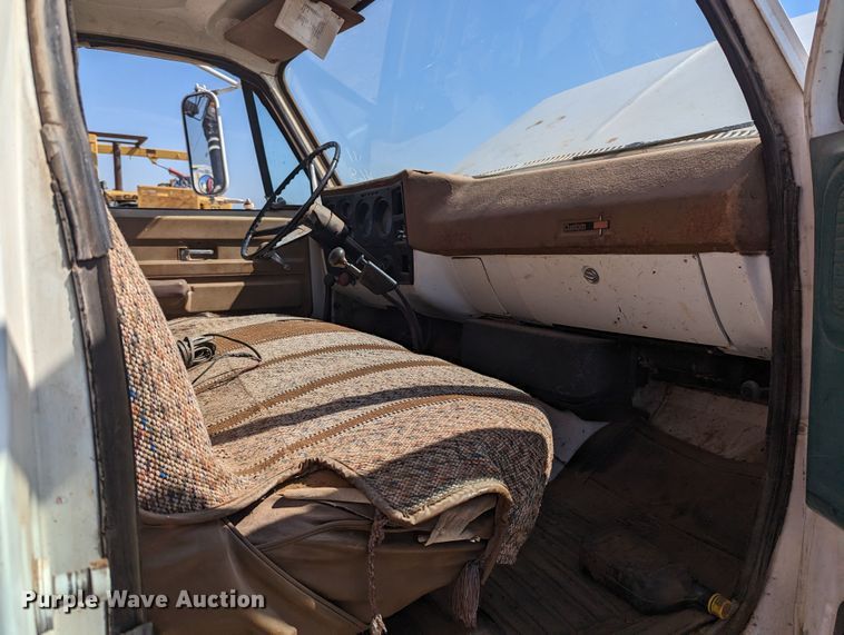 image for item MN9996 1973 GMC 6000  grain truck