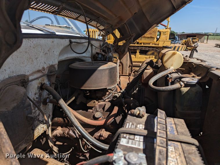 image for item MN9996 1973 GMC 6000  grain truck