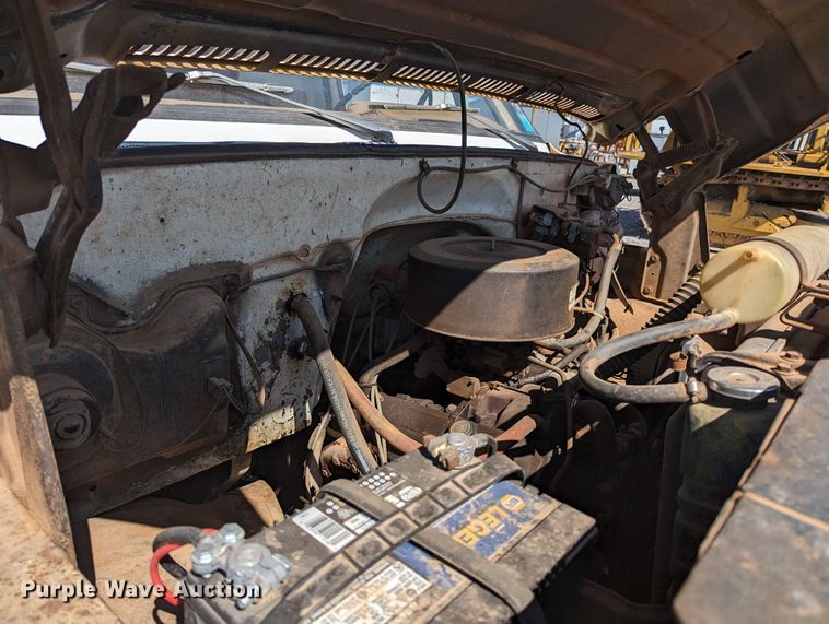 image for item MN9996 1973 GMC 6000  grain truck