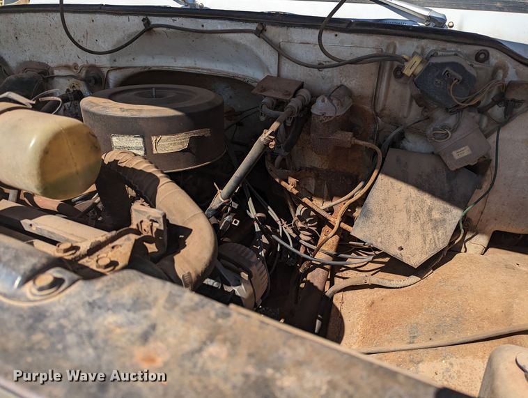 image for item MN9996 1973 GMC 6000  grain truck