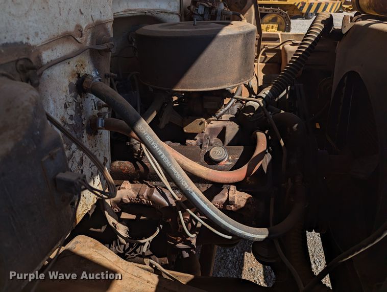 image for item MN9996 1973 GMC 6000  grain truck