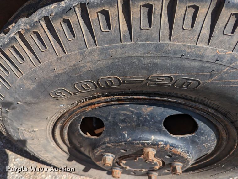 image for item MN9996 1973 GMC 6000  grain truck