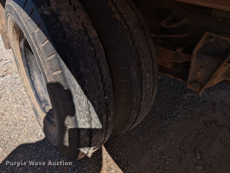 image for item MN9996 1973 GMC 6000  grain truck