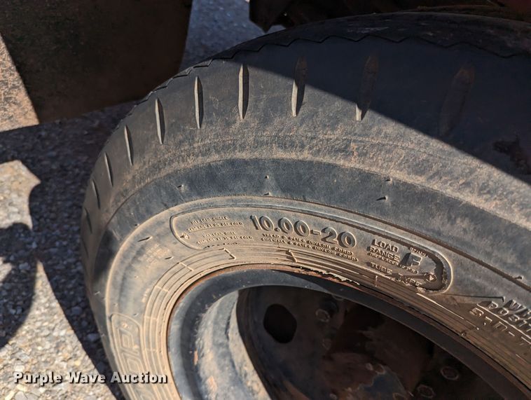 image for item MN9996 1973 GMC 6000  grain truck