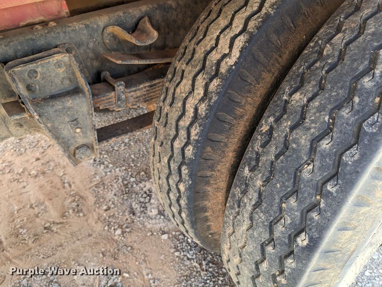 image for item MN9996 1973 GMC 6000  grain truck