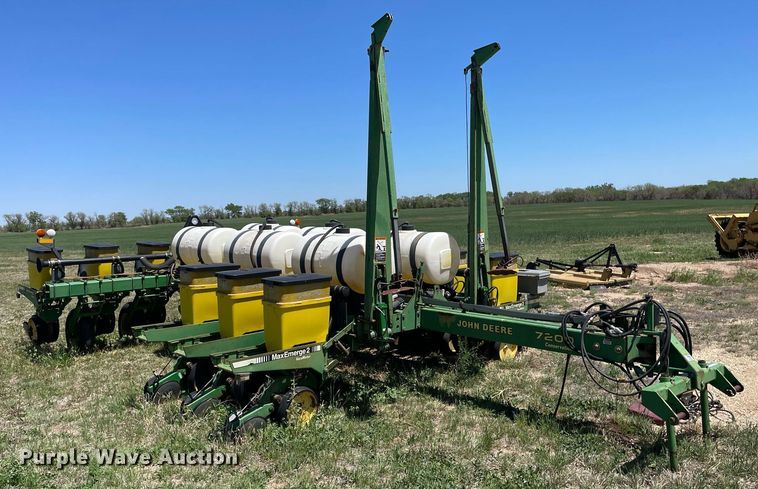 image for item MS9744 John Deere 7200 Max Emerge 2  planter