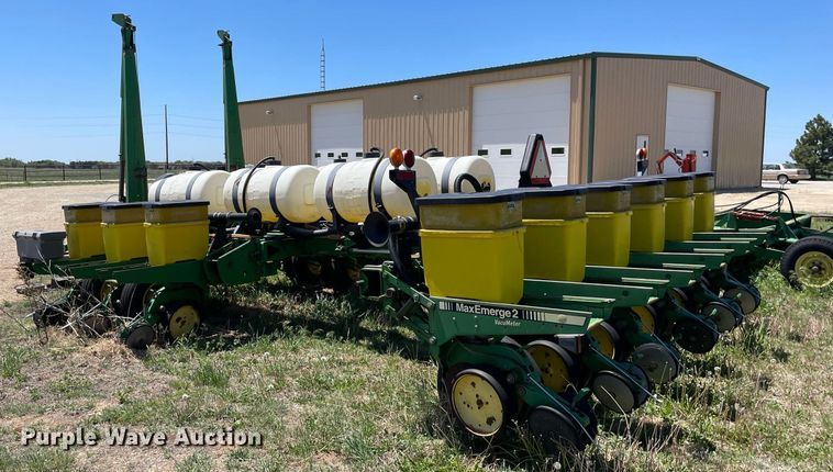 image for item MS9744 John Deere 7200 Max Emerge 2  planter