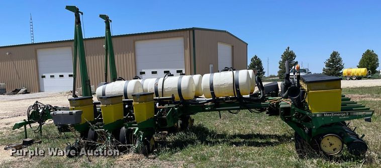 image for item MS9744 John Deere 7200 Max Emerge 2  planter