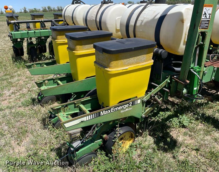 image for item MS9744 John Deere 7200 Max Emerge 2  planter