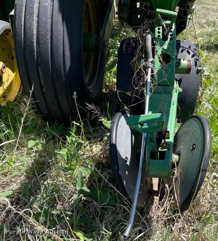 image for item MS9744 John Deere 7200 Max Emerge 2  planter