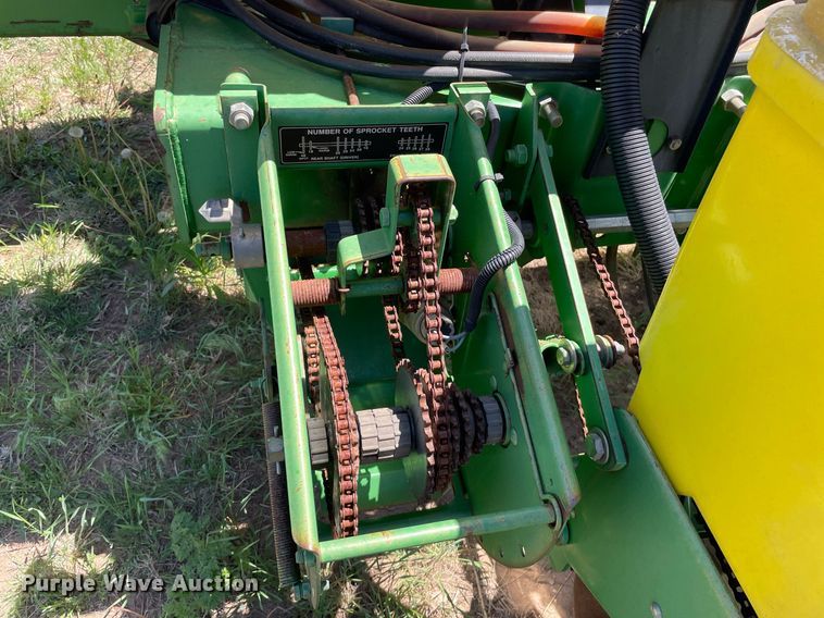 image for item MS9744 John Deere 7200 Max Emerge 2  planter