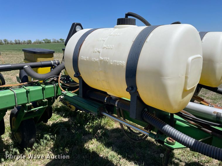 image for item MS9744 John Deere 7200 Max Emerge 2  planter