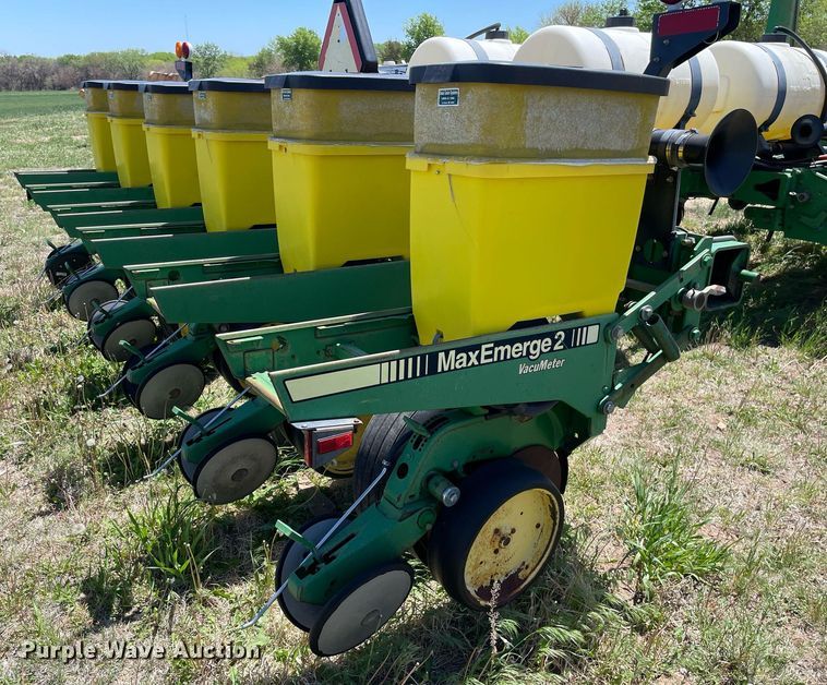 image for item MS9744 John Deere 7200 Max Emerge 2  planter