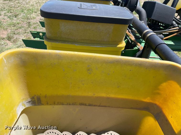image for item MS9744 John Deere 7200 Max Emerge 2  planter