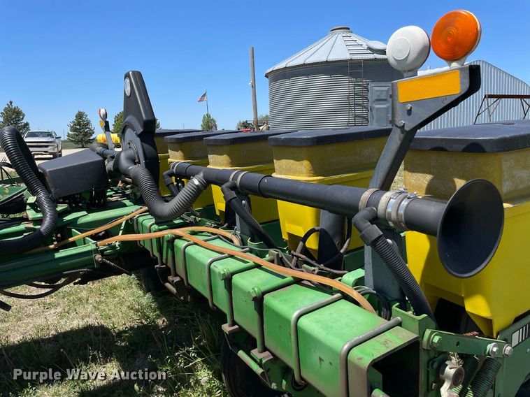 image for item MS9744 John Deere 7200 Max Emerge 2  planter