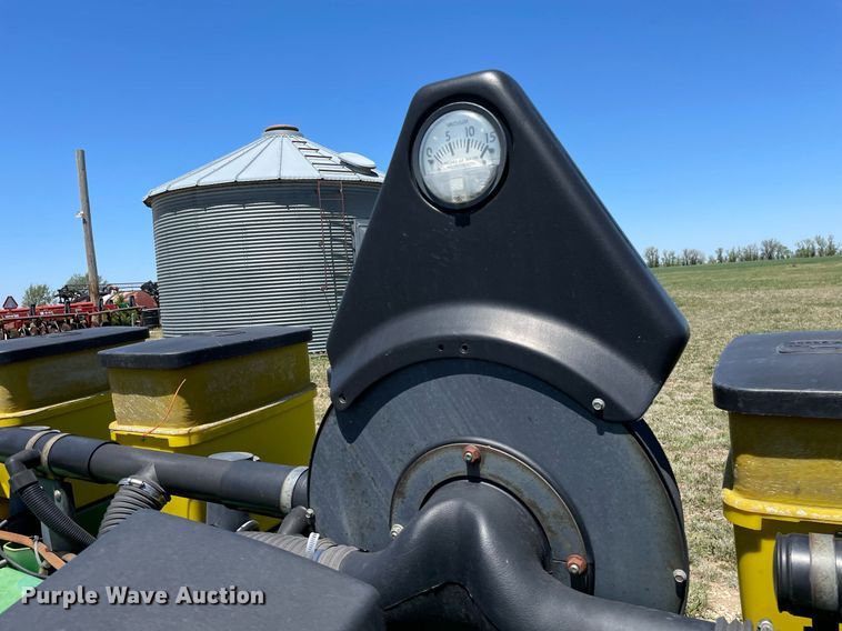 image for item MS9744 John Deere 7200 Max Emerge 2  planter