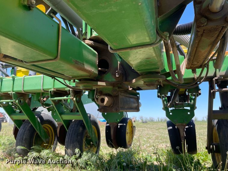 image for item MS9744 John Deere 7200 Max Emerge 2  planter
