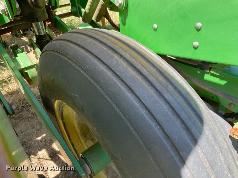 image for item MS9744 John Deere 7200 Max Emerge 2  planter