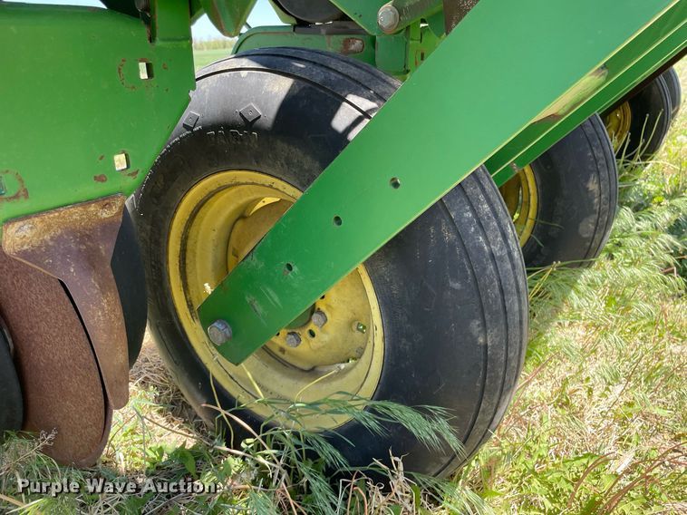 image for item MS9744 John Deere 7200 Max Emerge 2  planter