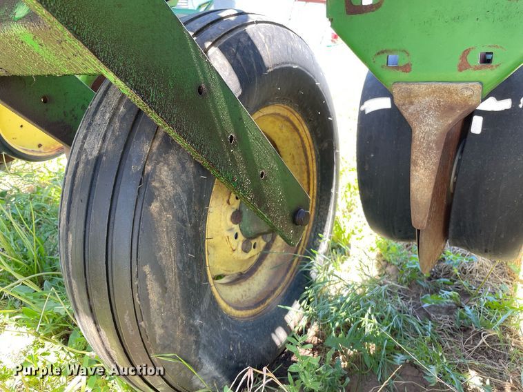image for item MS9744 John Deere 7200 Max Emerge 2  planter